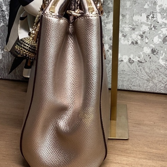 Coach H1677-F56853 Madison Gold Metallic Pebbled Leather 3 Compartments Bag - Picture 7 of 16